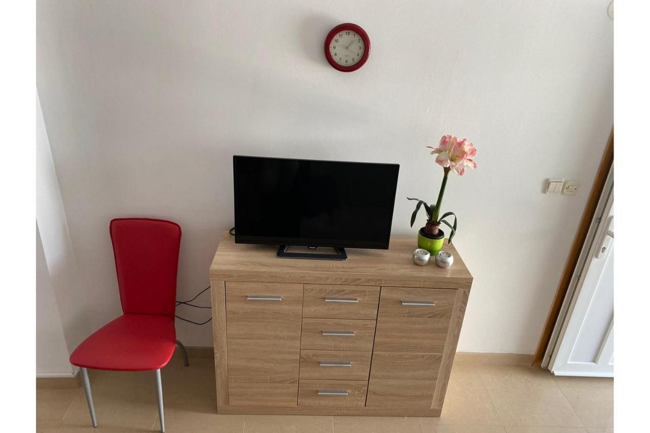 Nuka - One Bedroom With Terrace * Vir
